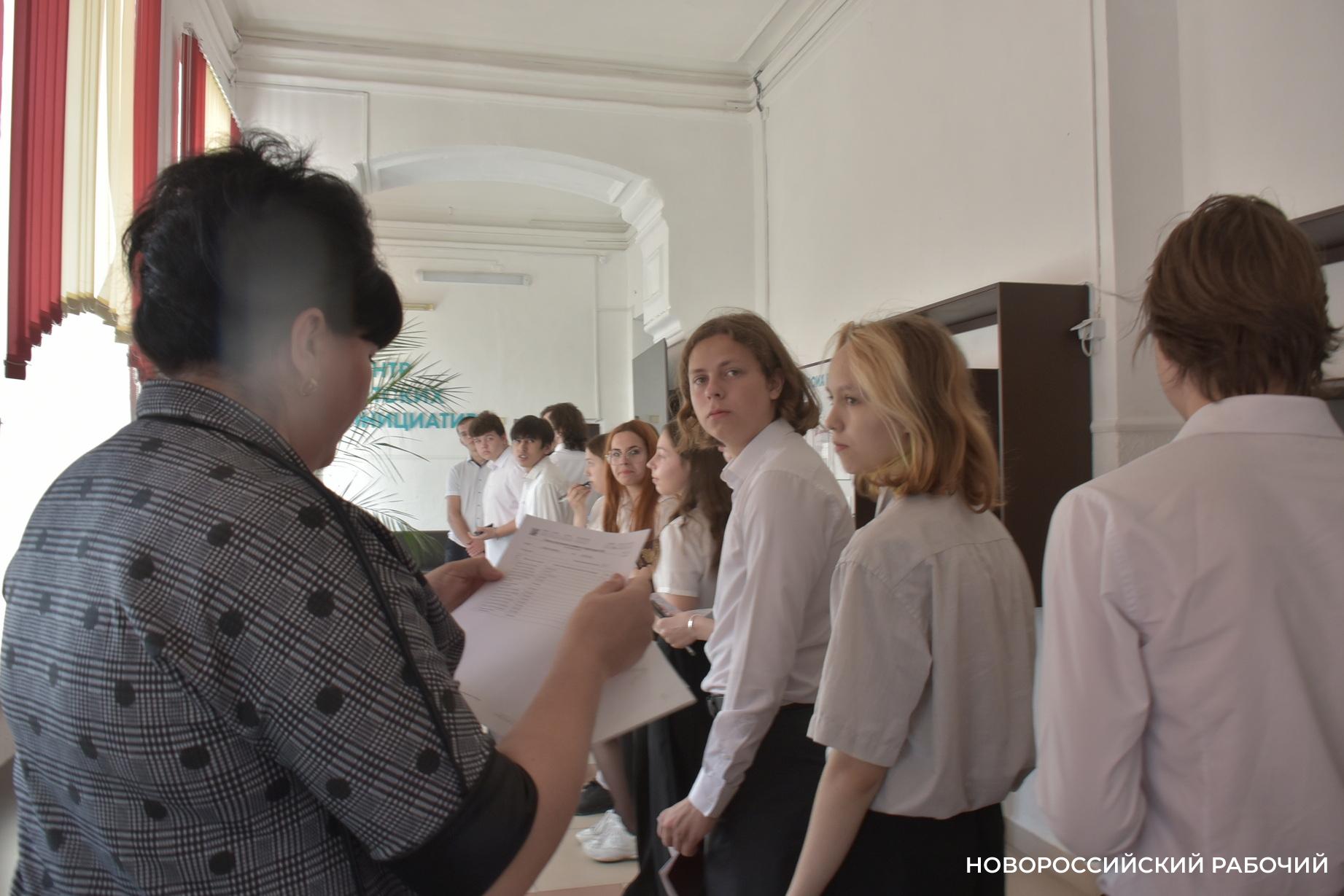 В Новороссийске сегодня сдали пробный экзамен по русскому языку, «билеты» распечатывали по-новому