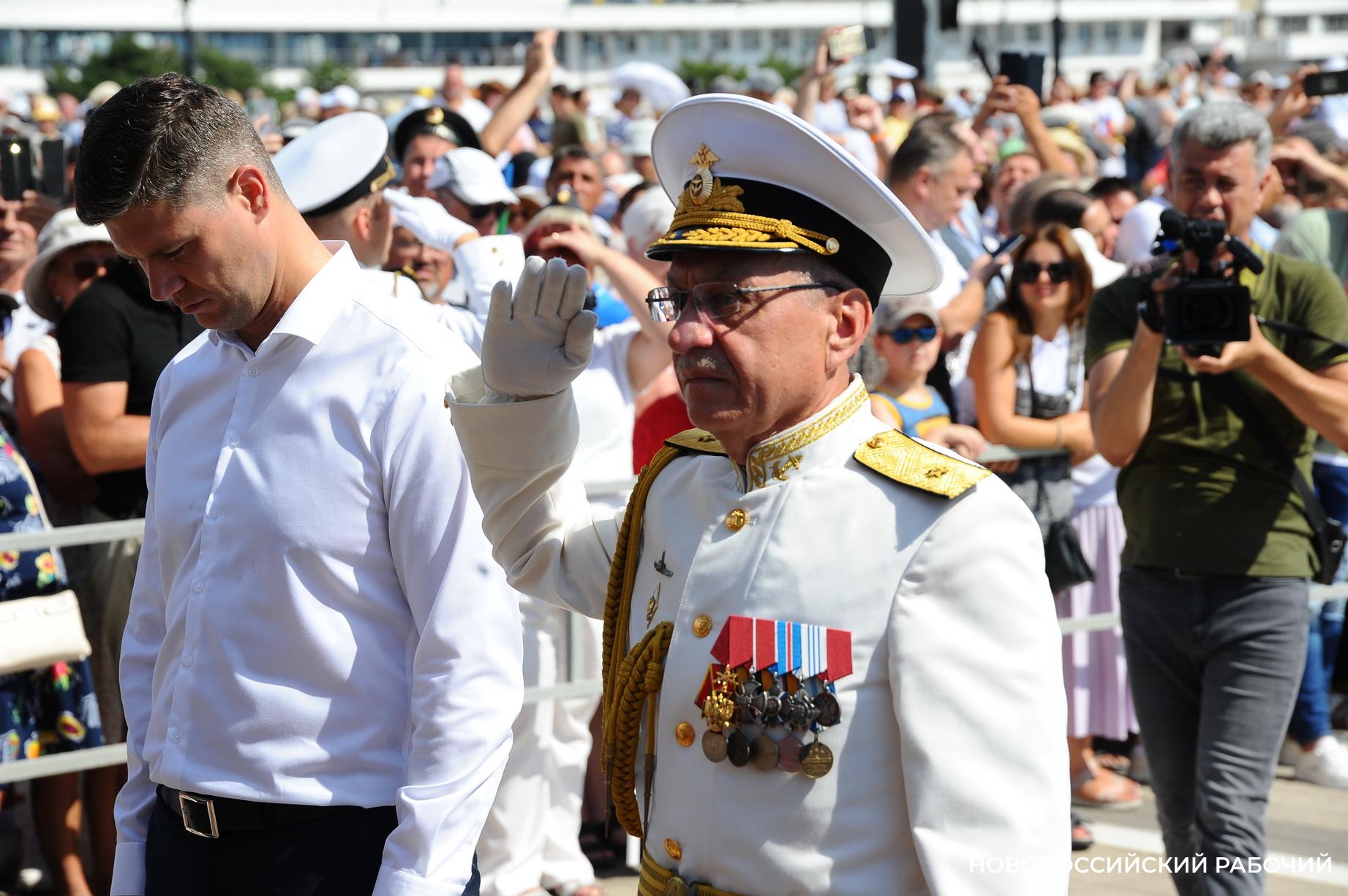 Новороссийск вмф части. День ВМФ Новороссийск. ВМФ фото. Морфлот Новороссийск. Фотографии с ВМФ С праздником.