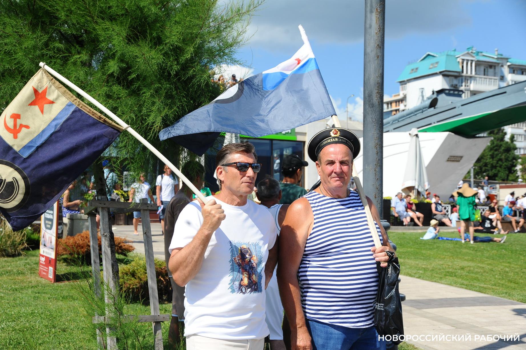 День вмф в новороссийске. День ВМФ Новороссийск. Фотосессия в Новороссийске. Фото ВМФ С праздником. Прошедшим праздником ВМФ.