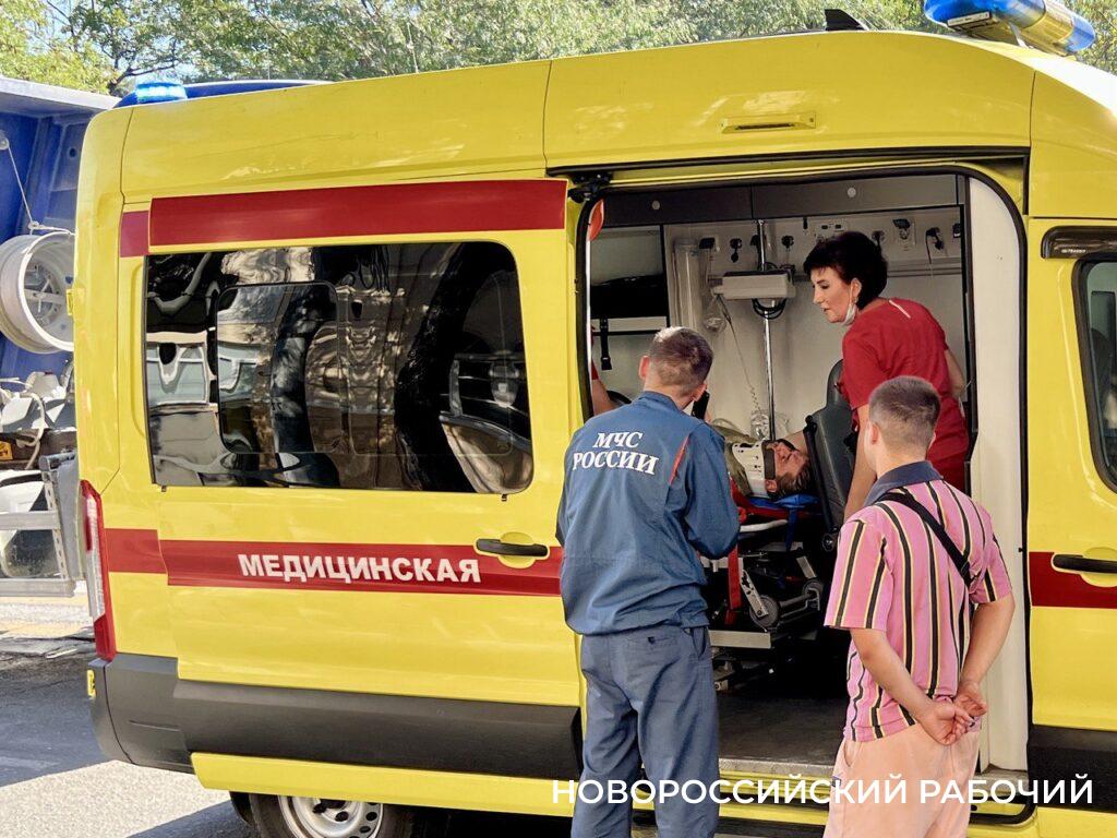 В Новороссийске в утреннем ДТП с иномаркой пострадали мотоциклист и пешеход  | 31.08.2023 | Новороссийск - БезФормата