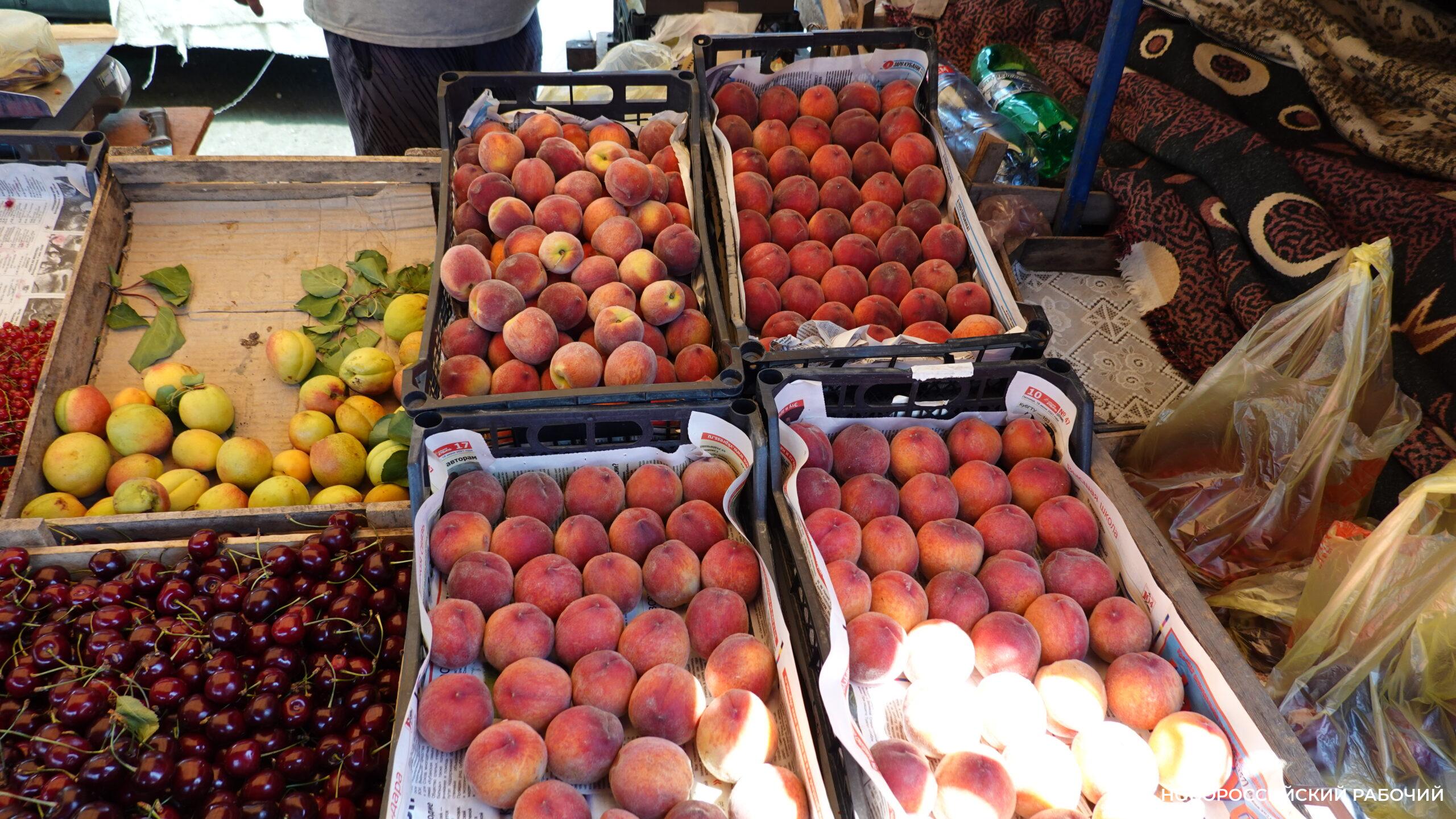 На рынках Новороссийска вкус персиков и абрикосов не зависит от цены?
