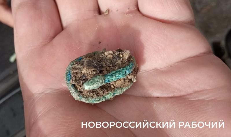 В Новороссийске археологи откопали античный будуар прекрасной дамы. Пол завален украшениями!
