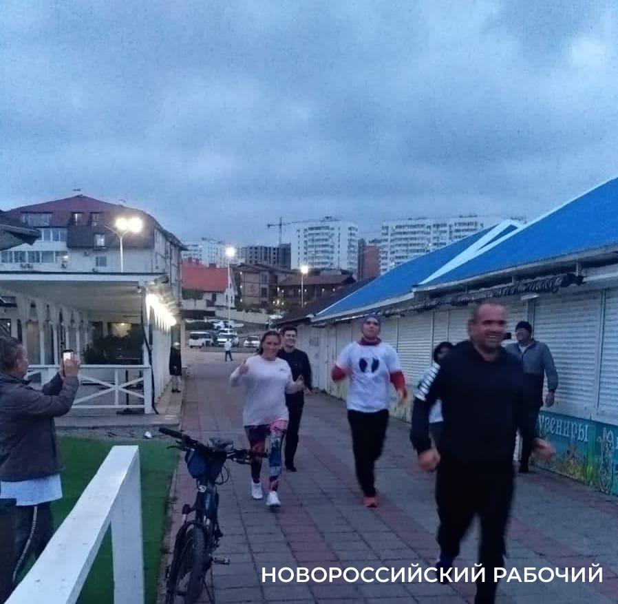 В Новороссийске прошел забег вокруг Суджукской лагуны. Не на время, а на удовольствие