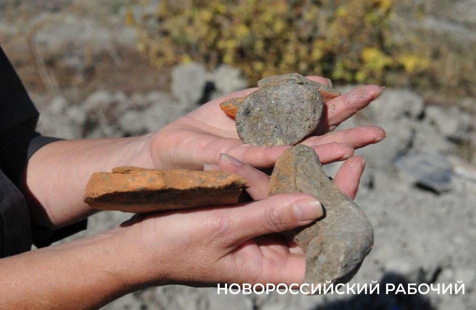 Почти 140 лет назад вблизи Новороссийска раскапывала курганы графиня-археолог