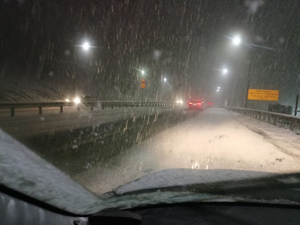 Водители Новороссийска не рады первому снегу