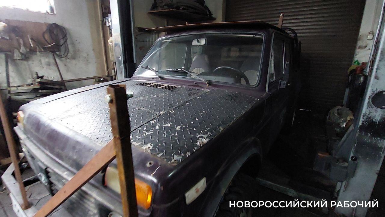 «Машина уходит «на передок», возвращается  на ремонт и опять – к морпехам». Новороссийцы передали военным внедорожник