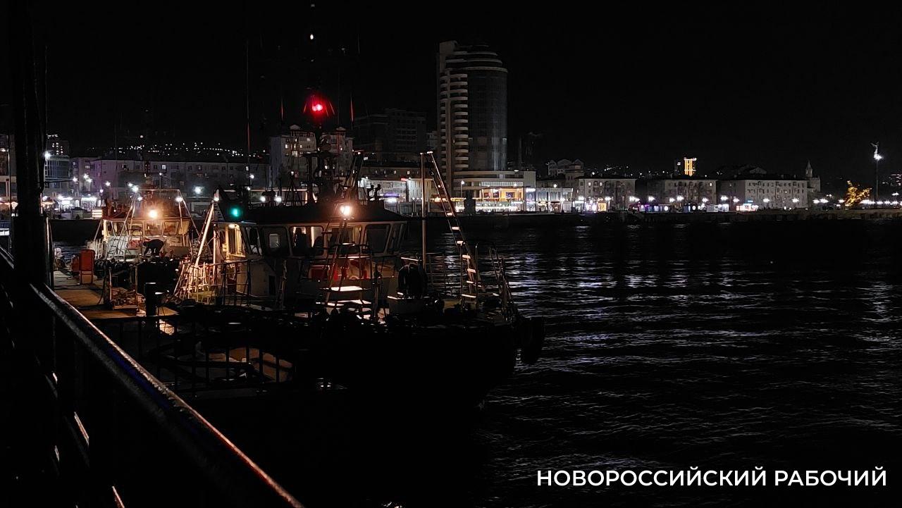 В Новороссийске по ночам запретили выход в море маломерным судам и водолазам