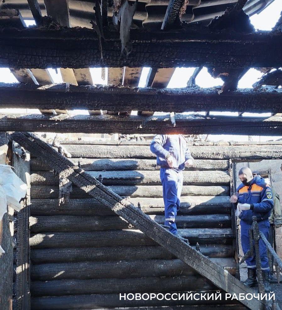 В Новороссийске помогают погорельцам, которые топили печку дровами