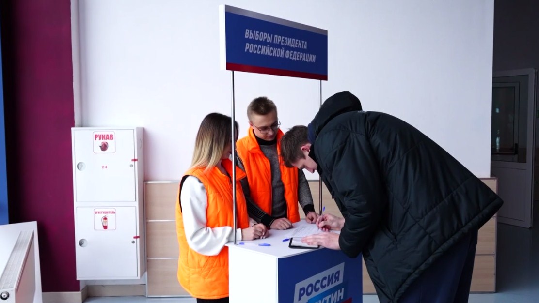 В Краснодарском крае завершился сбор подписей в поддержку кандидата в президенты Владимира Путина