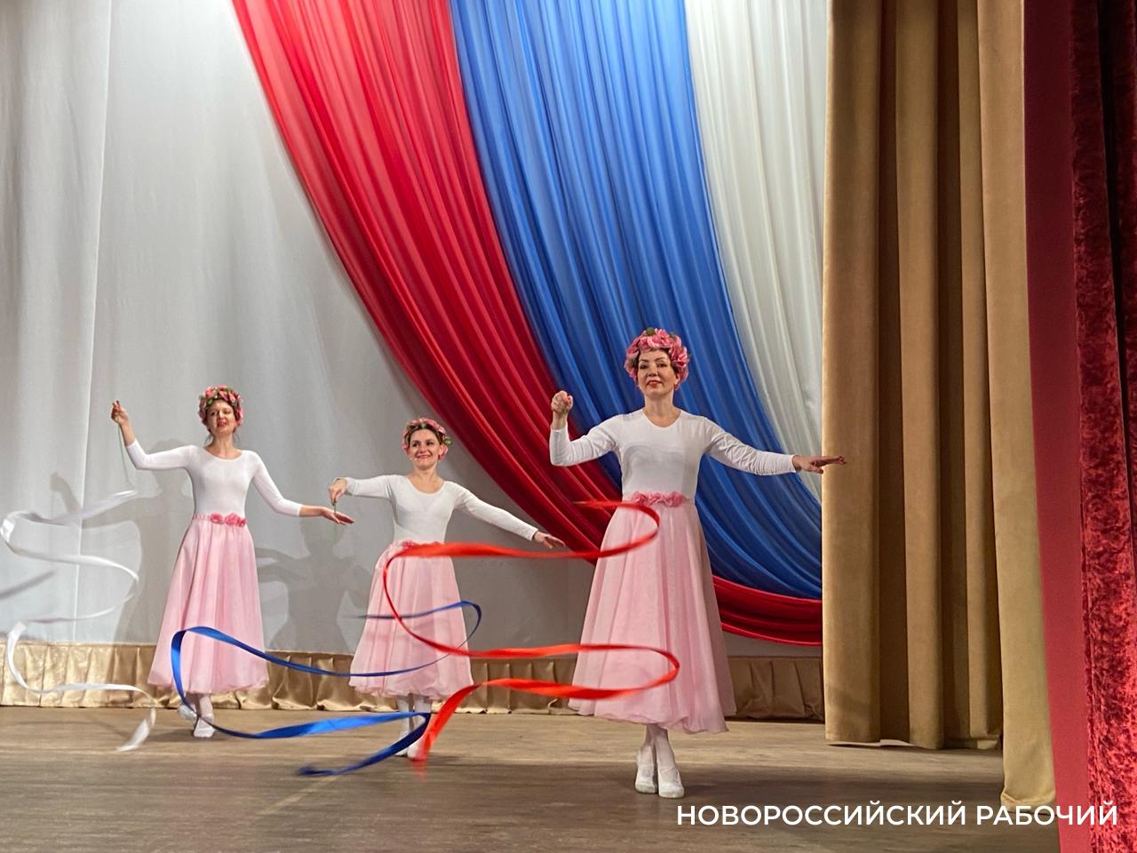 В Новороссийске в честь защитников Отечества прошли концерты, викторины и чествования ветеранов