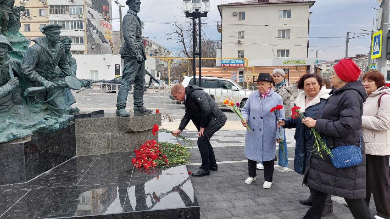 Сегодня в Новороссийске отметили день смерти Цезаря Куникова
