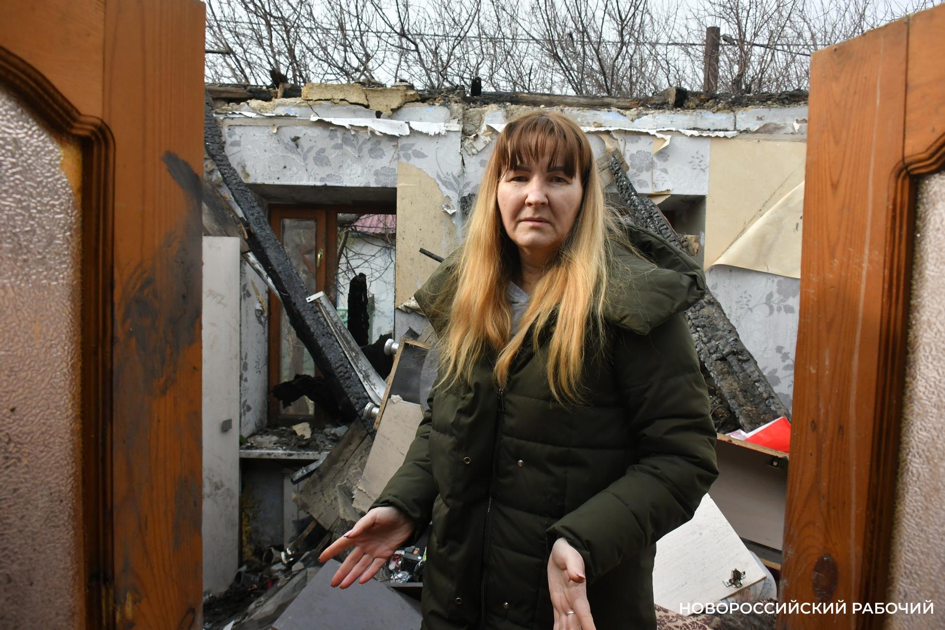 Новороссийским погорельцам помогают ремонтировать дома и заново обустраивать быт. Но рабочих рук — не хватает!