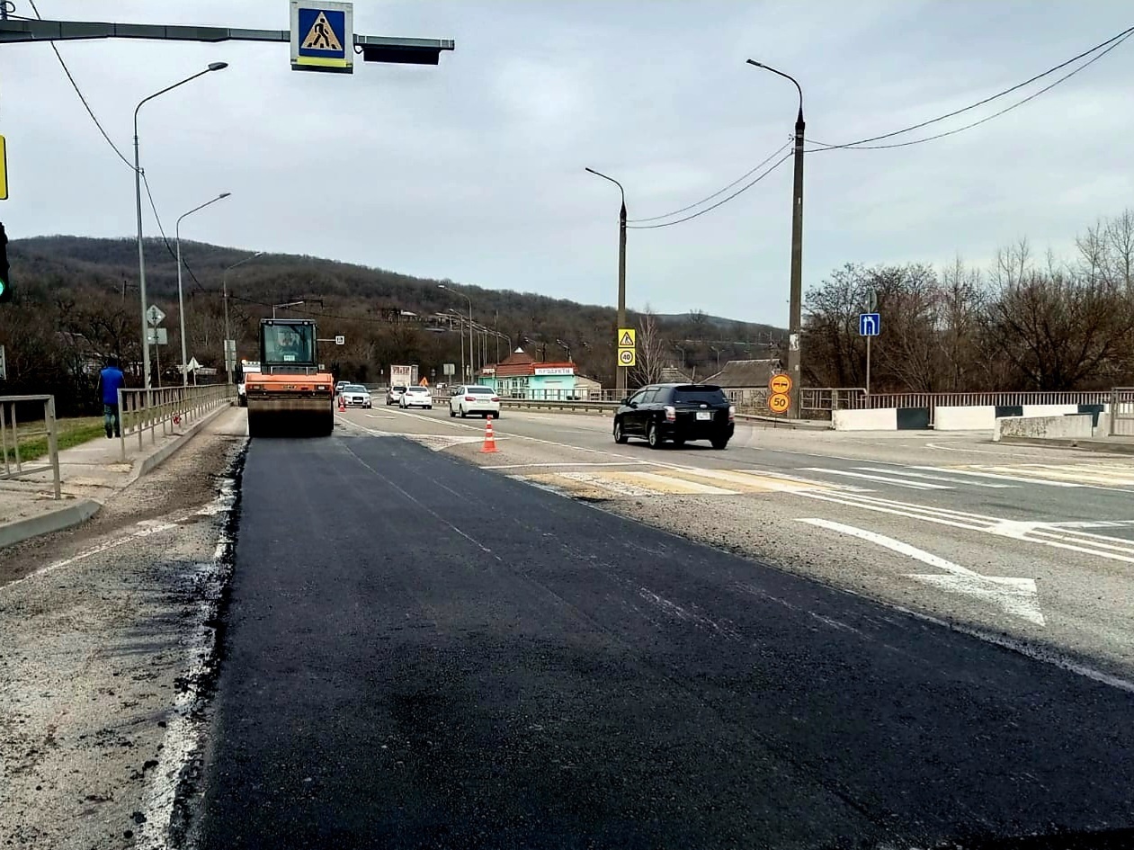 Под Новороссийском начались крупные дорожные ремонты