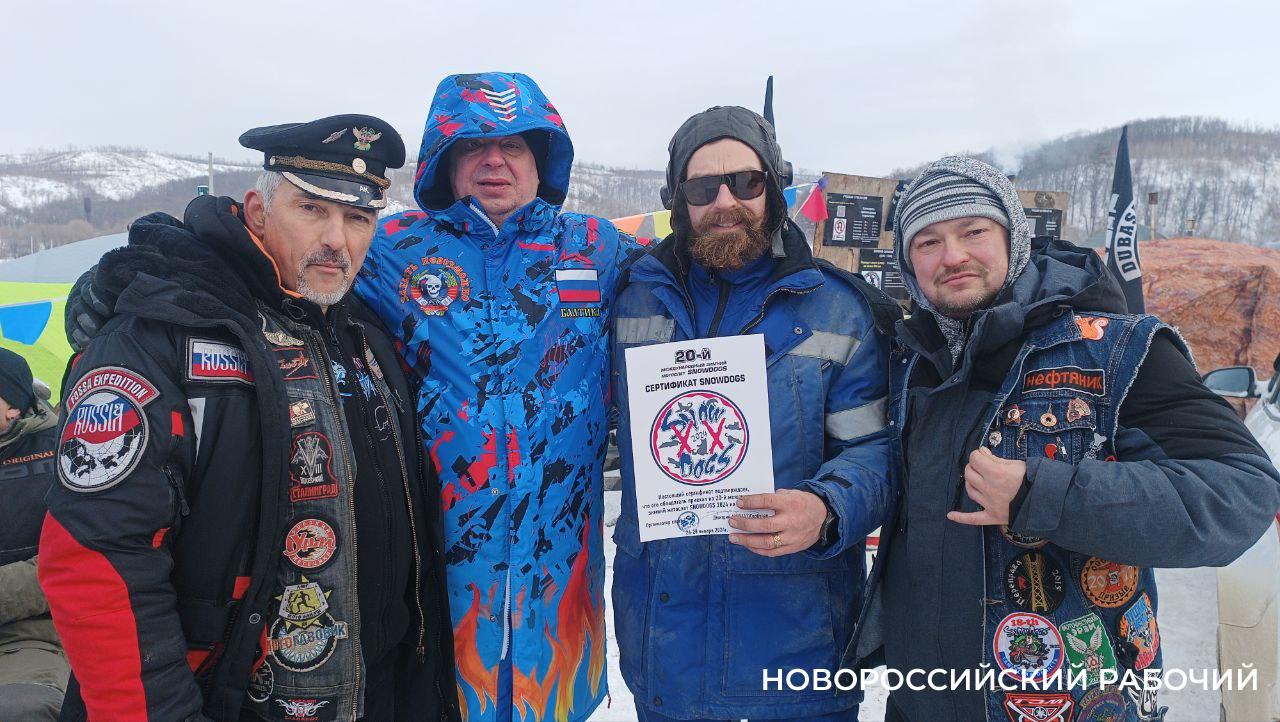 Новороссийский байкер проехал по льду самый длинный путь