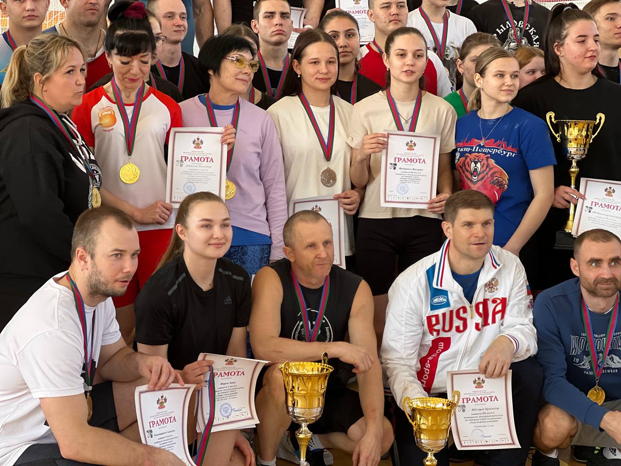 В Новороссийске развивают незаслуженно забытый гиревой спорт