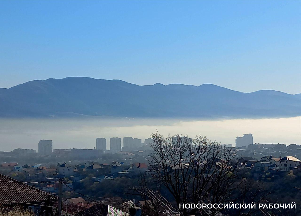 Бухту в Новороссийске накрыл густой туман