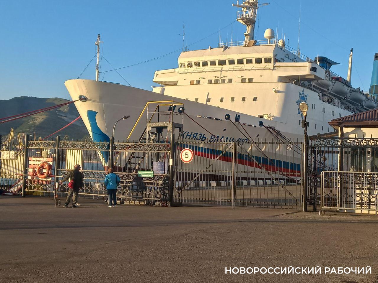 Кометы уже начали пассажирские рейсы из Новороссийска, а «Князь Владимир» «отдыхает»