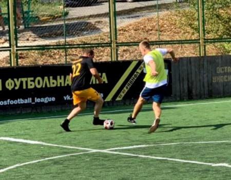 В Новороссийске в футбол сыграли активисты и чиновники. Команда администрации выиграла