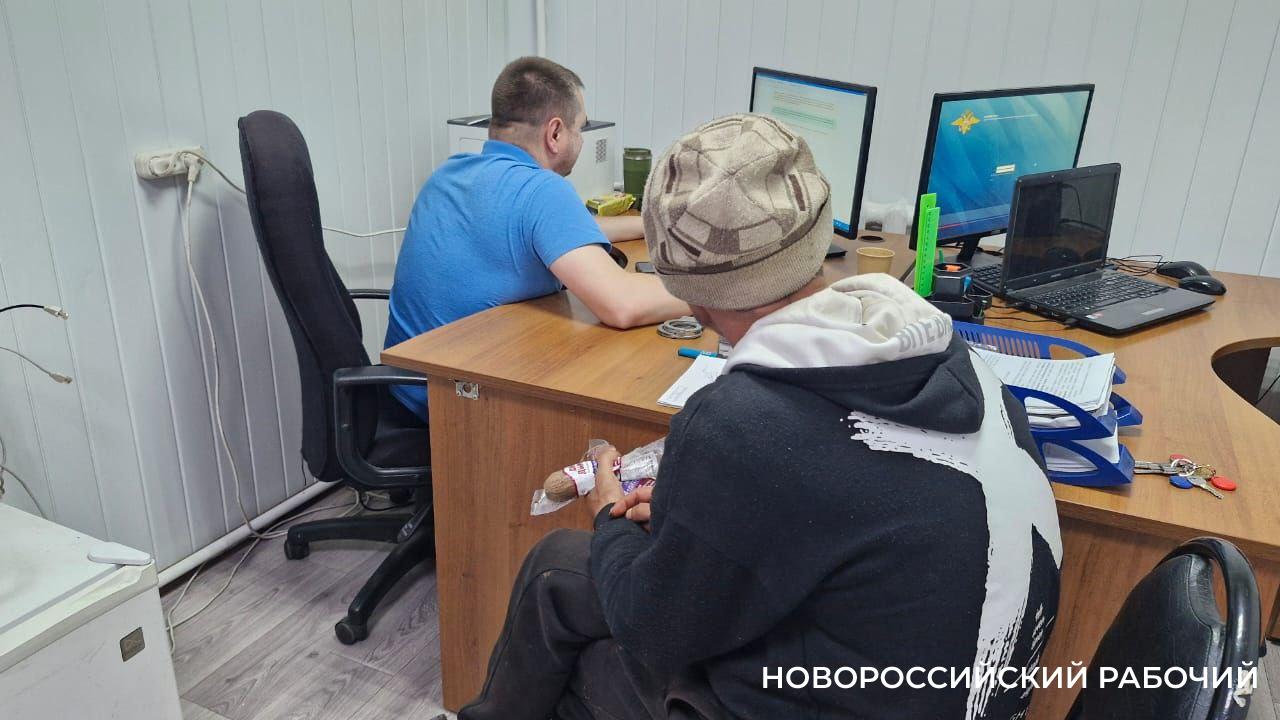 В Новороссийске задержали безработного, который прикурил от Вечного огня