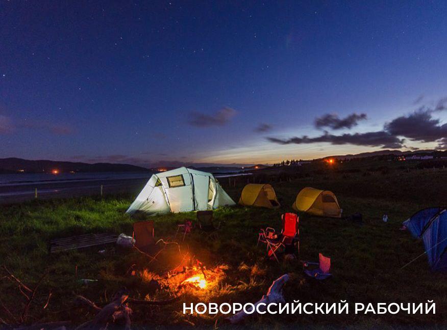 В палаточных лагерях Новороссийска будет светло и ночью?