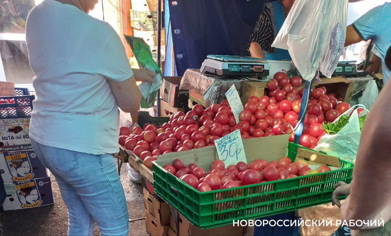 В Новороссийске огурцы стали стоить дороже помидоров