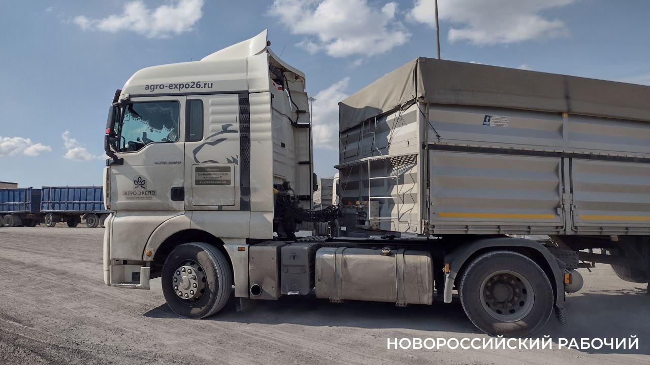 «Не проклинайте нас, мы везем хлеб!» Страшный сон дальнобойщика в Новороссийске