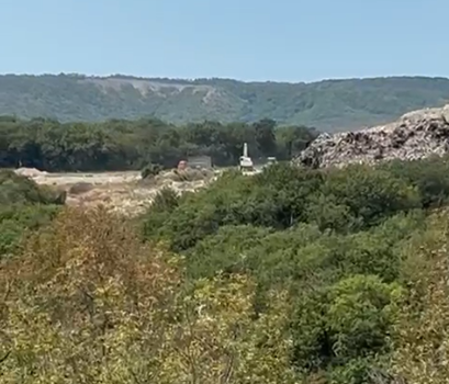 В Новороссийске возле мусорного полигона заметили тяжелую технику. Свалка расширяется?