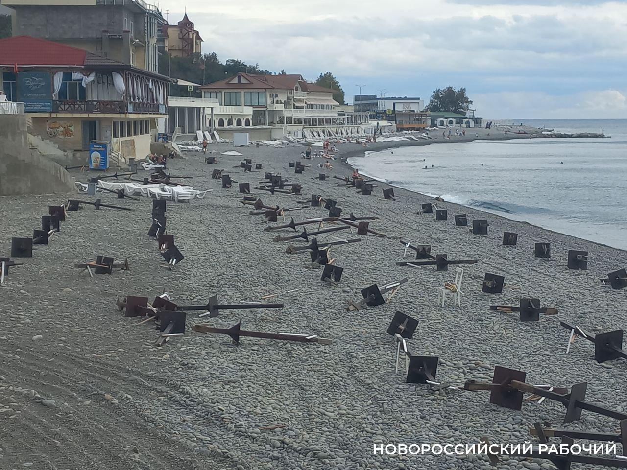 Пригородный пляж Новороссийска встречает бархатный сезон