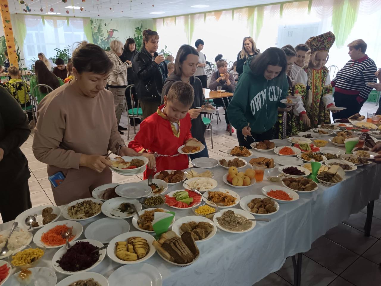 «Невкусное. Холодное. Не люблю». Почему так говорят в школьных столовых Новороссийска? Экспертиза «НР».