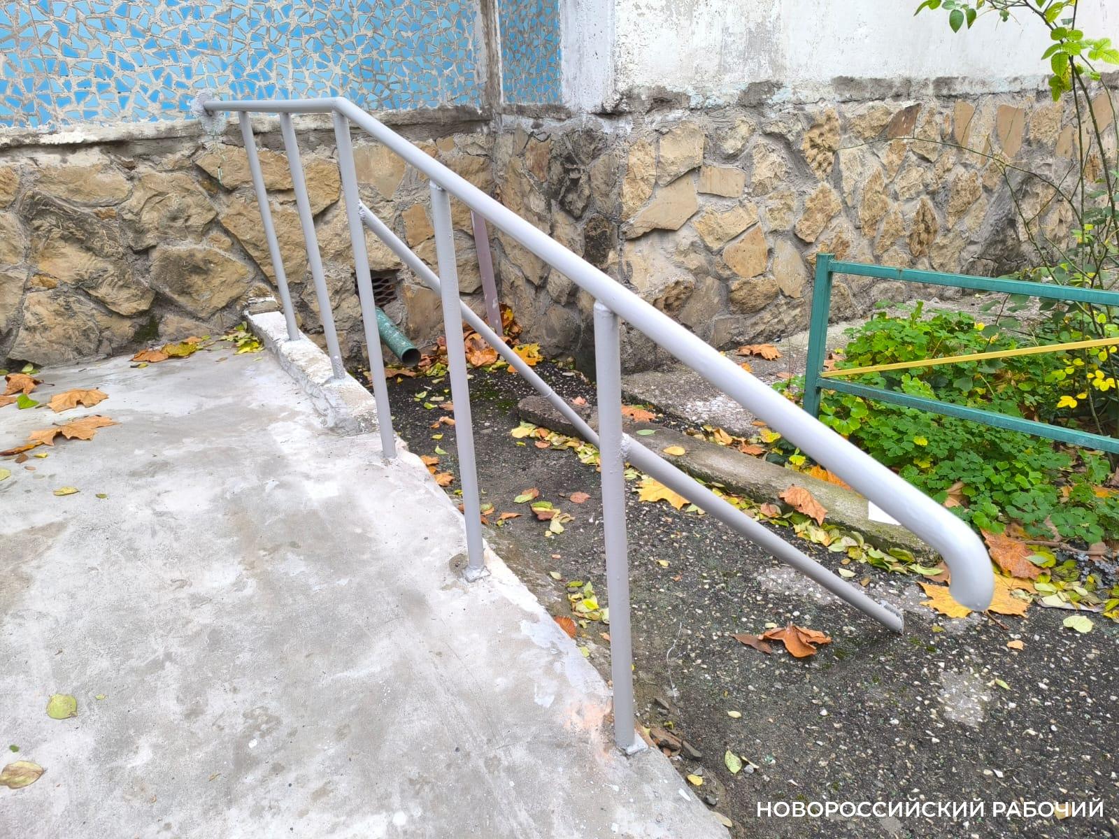 В подъездах Новороссийска сделают подъемники для инвалидов за 1,4 миллиона рублей