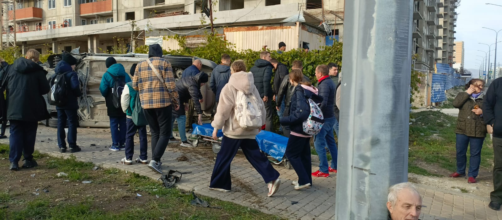 Девочку, пострадавшую в страшном ДТП в Новороссийске, перевели в Краснодар. Эксклюзивные кадры первых минут после аварии