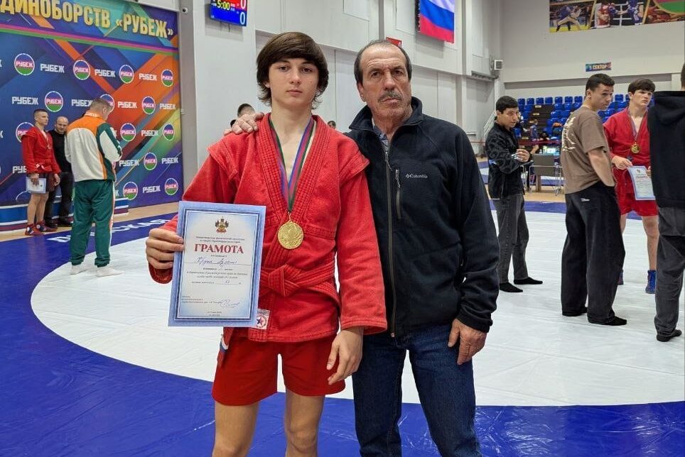 Новороссиец Арсений Круть оказался круче всех в крае по боевому самбо