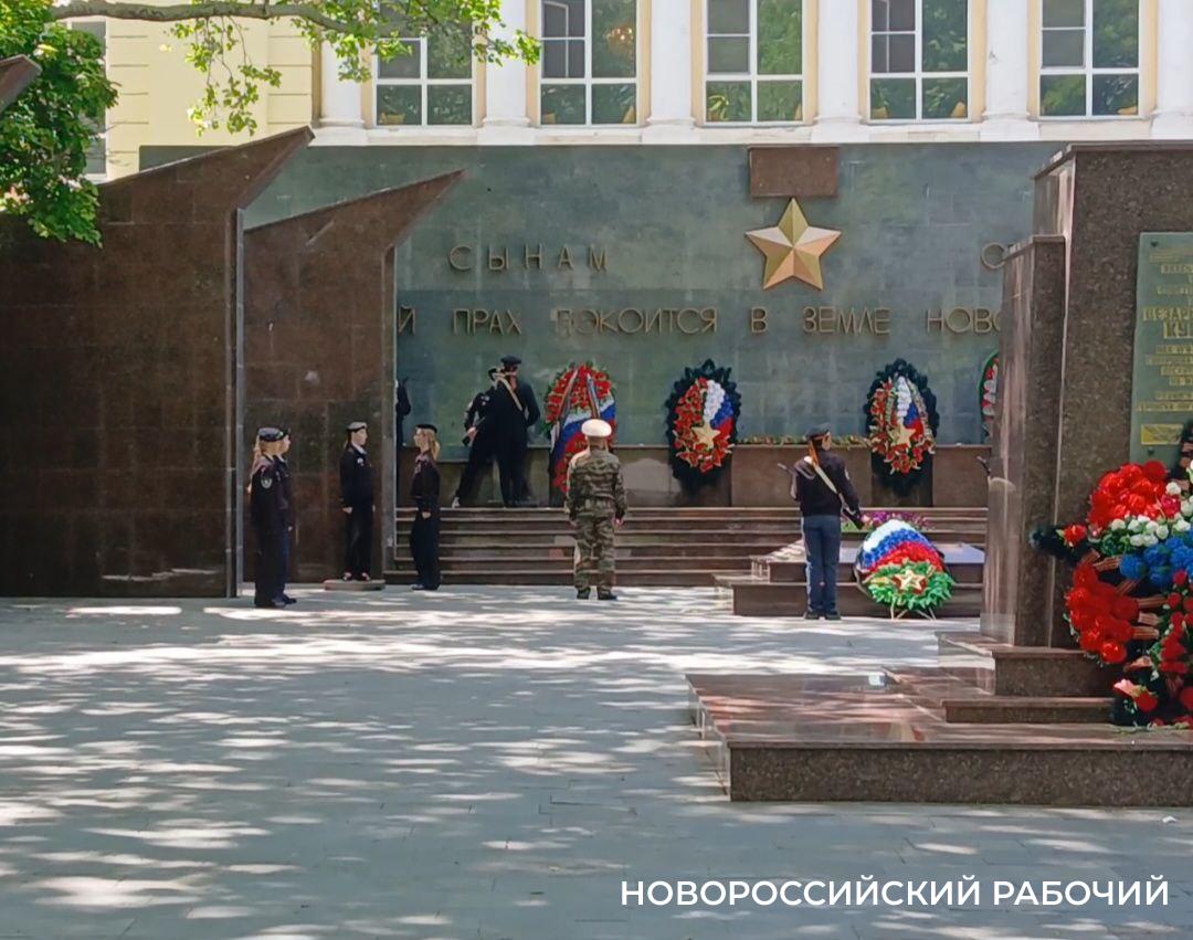 27 сентября 1960 года на Площади Героев впервые прозвучала мелодия Дмитрия Шостаковича «Новороссийские куранты»