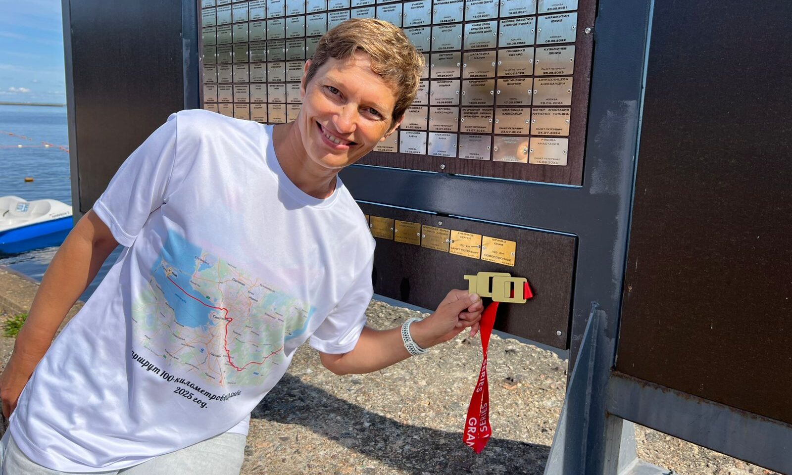 Новороссийская пловчиха почти сутки преодолевала 100 км на открытой воде