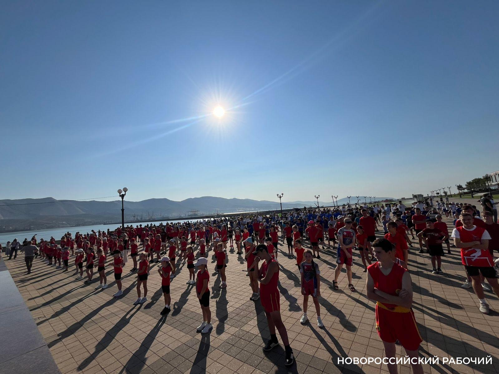 День физкультурника в Новороссийске объединил спортсменов и просто прохожих