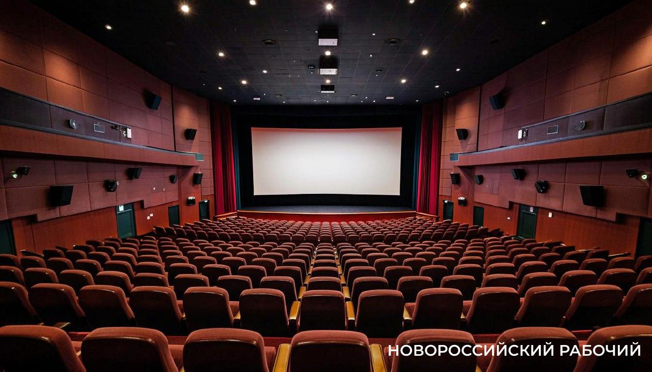 Почему в муниципальном кинотеатре Новороссийска капает во время дождей