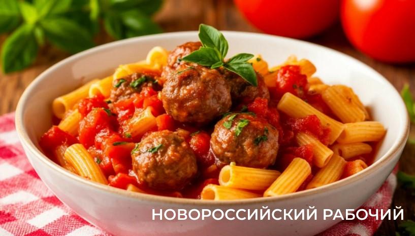Макароны с куриными фрикадельками