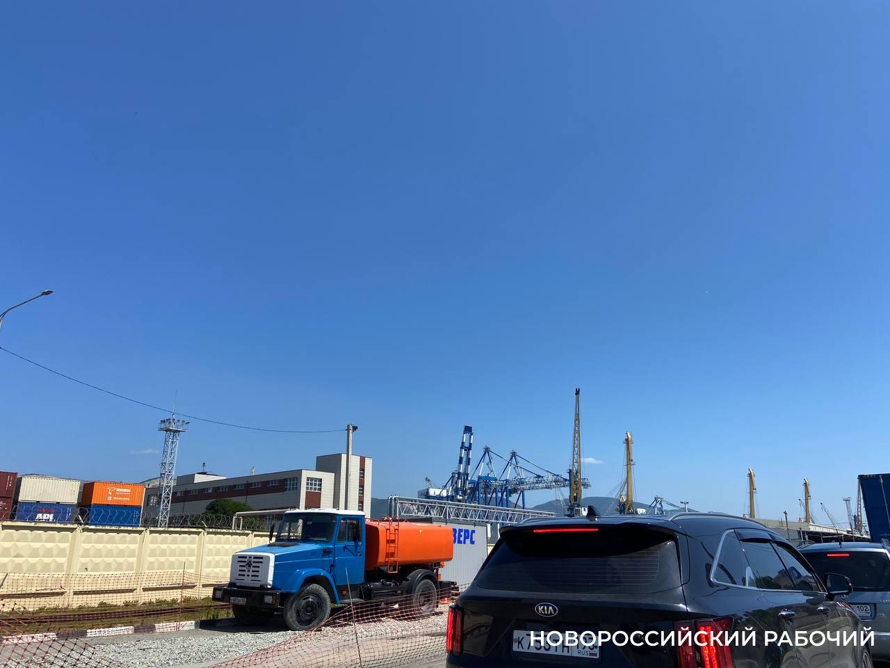 В Новороссийске из-за разрытий – огромные пробки