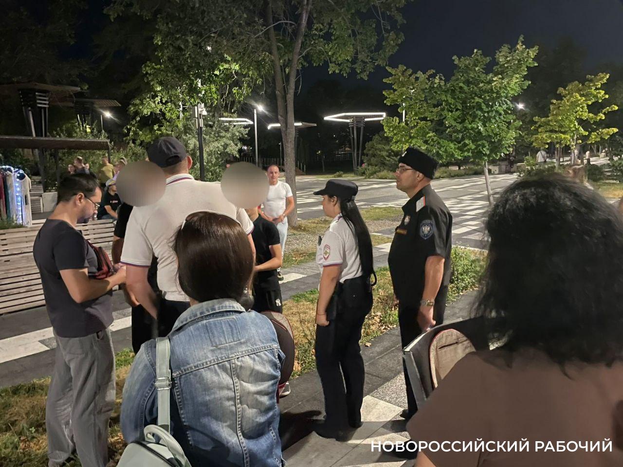 В парке Новороссийска 80 раз выявили подростков, гуляющих по ночам