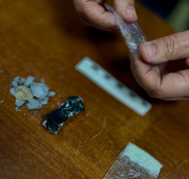 В Новороссийске на улице остановили пару, находившуюся под действием наркотика