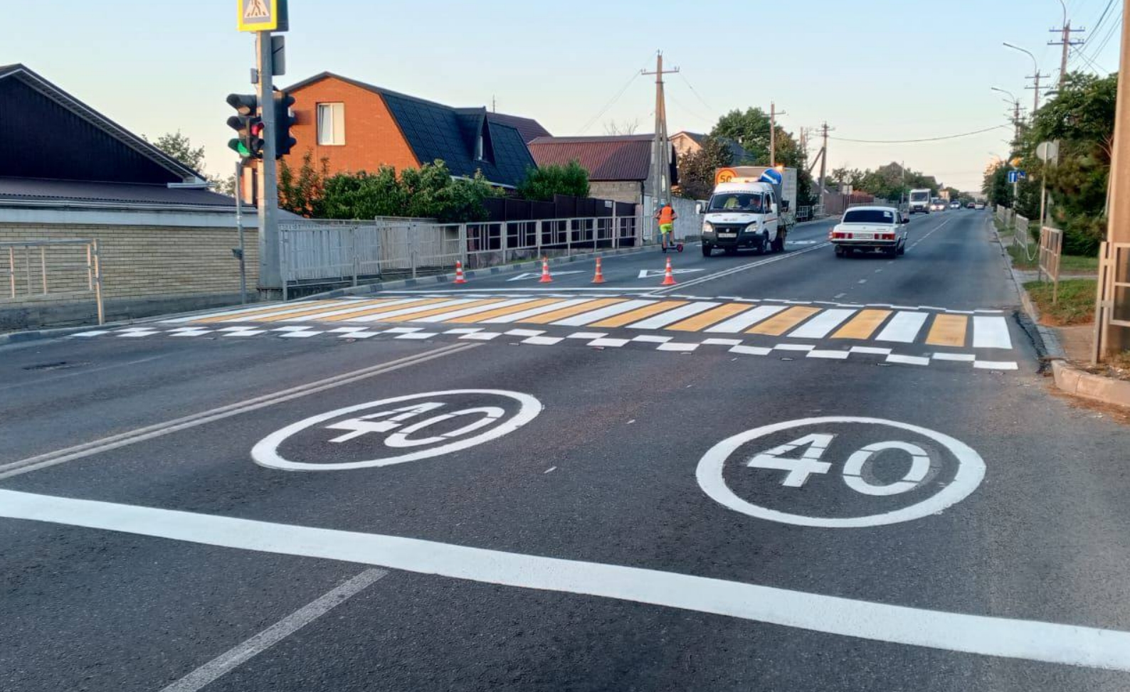 На дорогах Новороссийска начали обновлять разметку