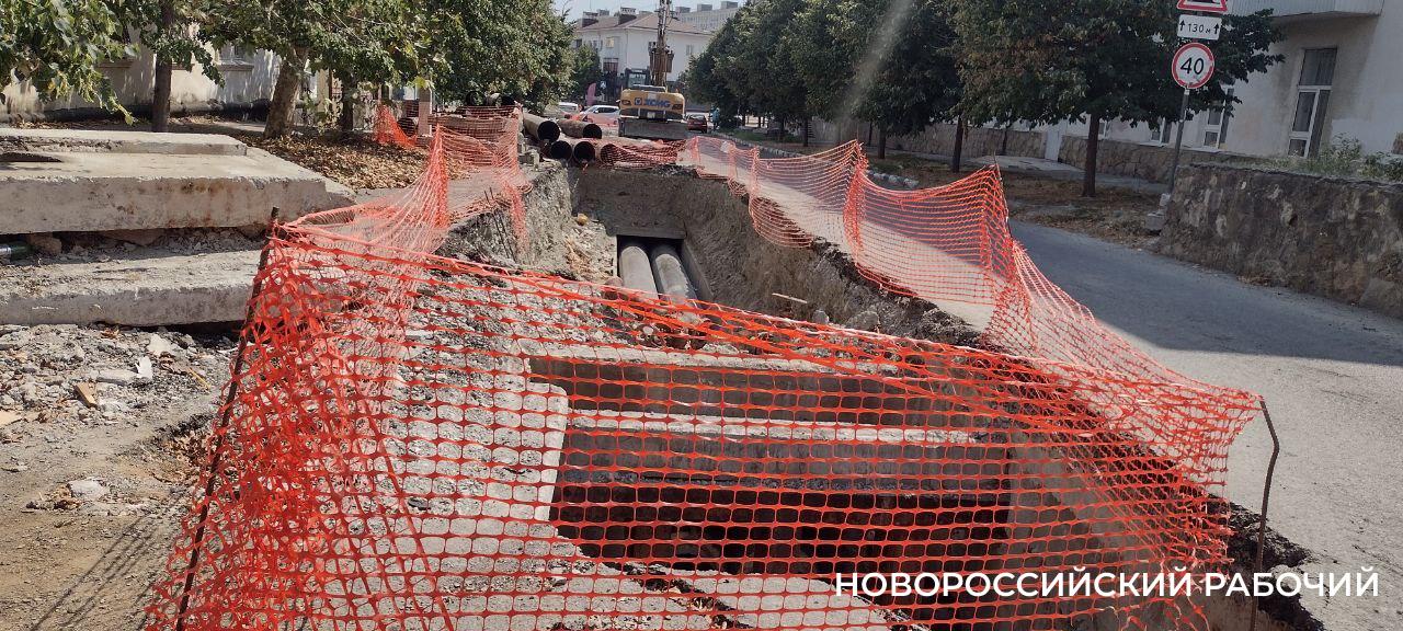 Коммунальщики до конца года закопают все рвы на дорогах Новороссийска