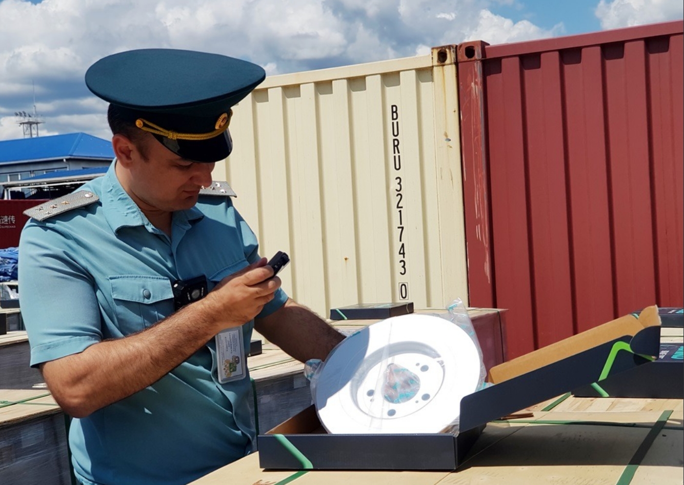 В Новороссийске обнаружили китайские запчасти. Что с ними не так?