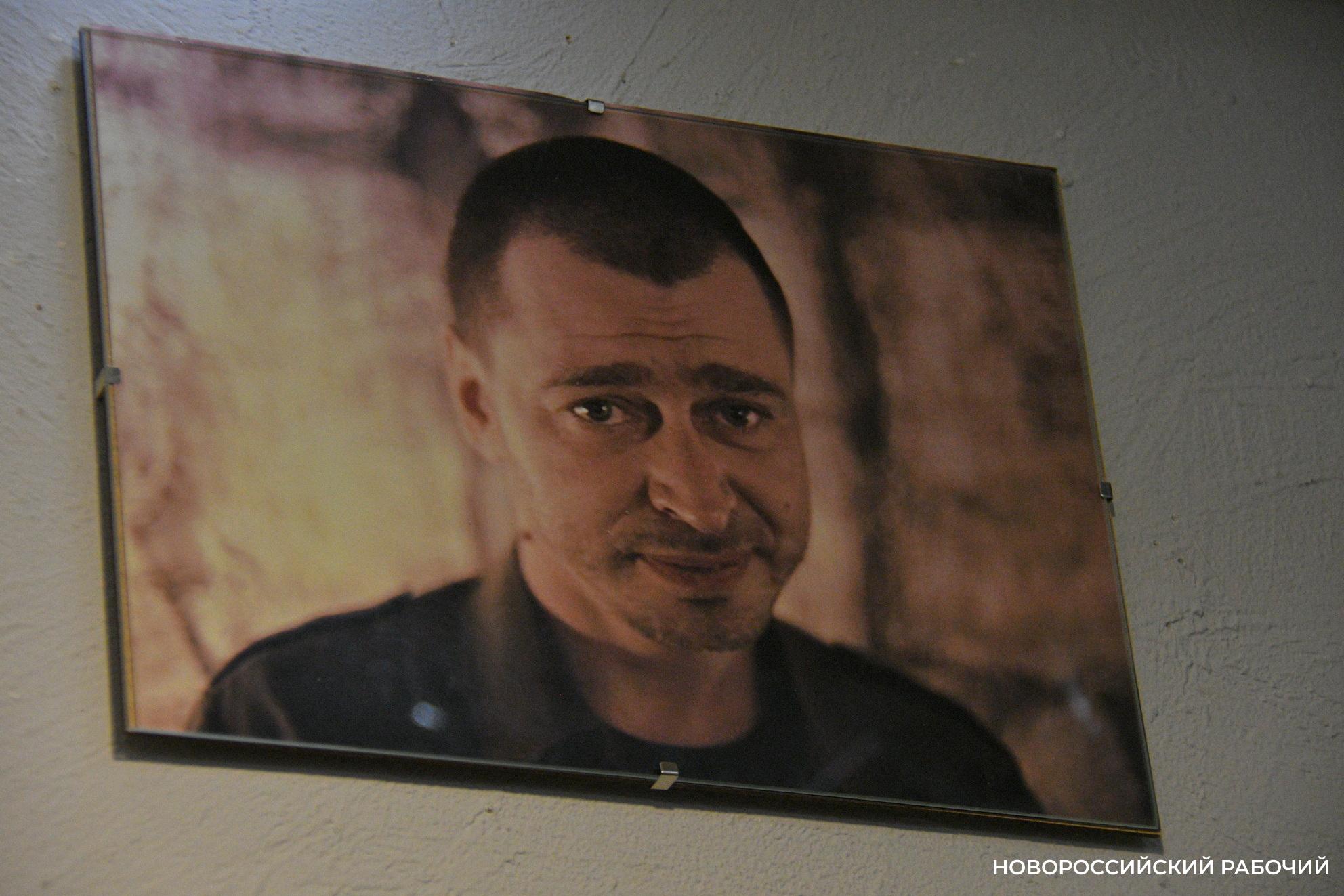 В Новороссийске открылась выставка памяти художника Валерия Туракевича