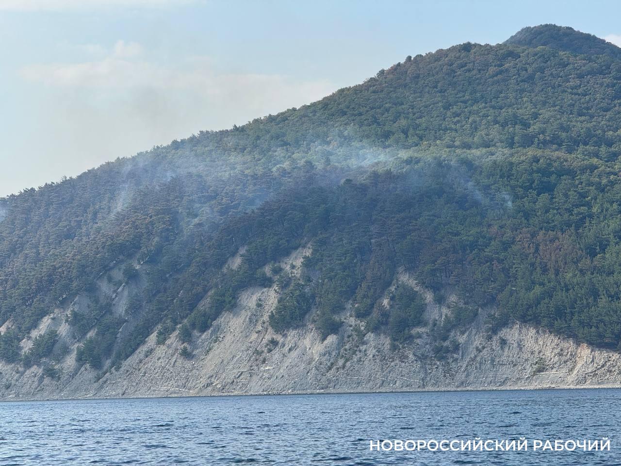 Спасатели Новороссийска помогут тушить пожар в соседнем районе после атаки БПЛА