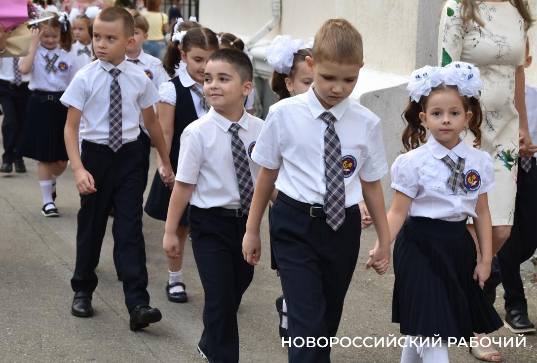 Школам рекомендовали начать учебный год с уроков о единстве народов России