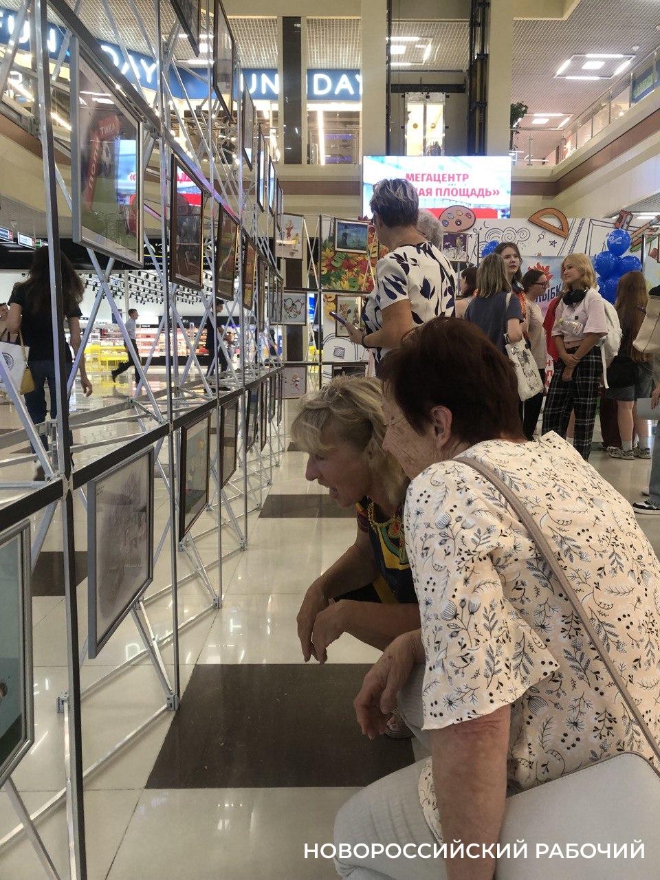 В Новороссийске выбрали лучшие из 1,5 тысячи карикатур со всего мира