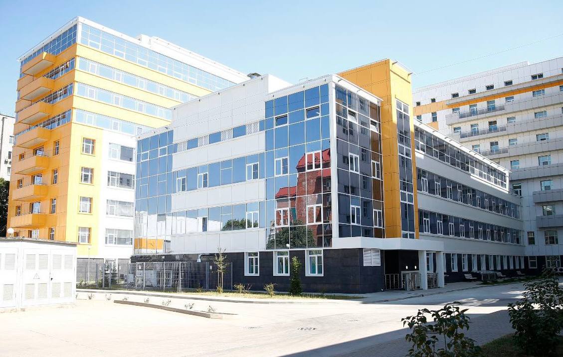 Пострадавших от атак ВСУ в Новороссийске спасают в Краснодаре