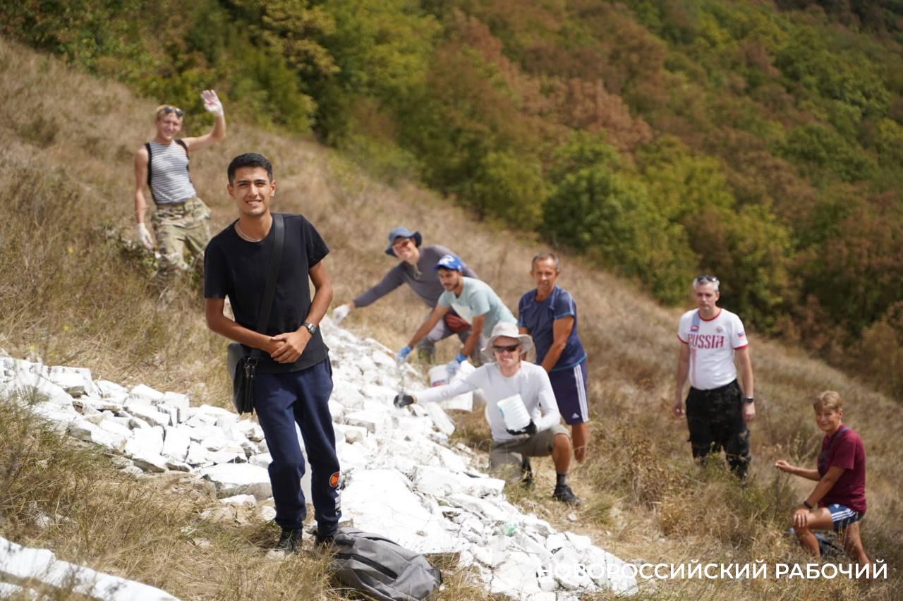 В Новороссийске зовут на перекладку памятника-календаря. На Маркотхе появится цифра 82