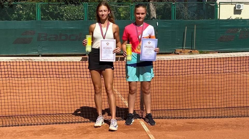 Медали краевых соревнований в копилке новороссийских теннисисток